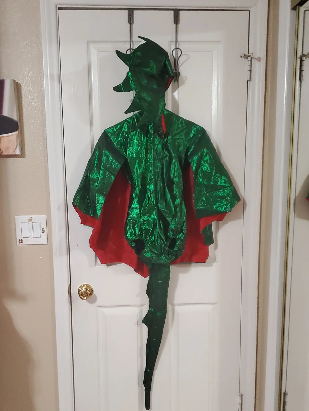 Green Dragon Kids Costume Cape with Tail - Unbranded  8-10 Years